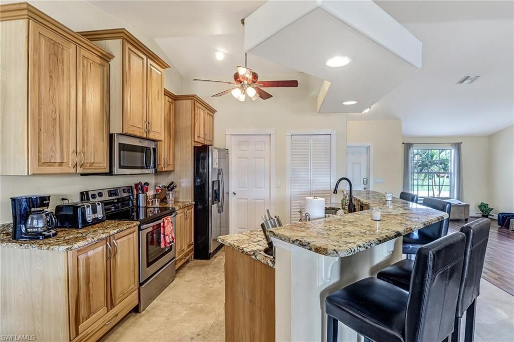 930 SW 37th Ter, Cape Coral, FL 33914 Photo