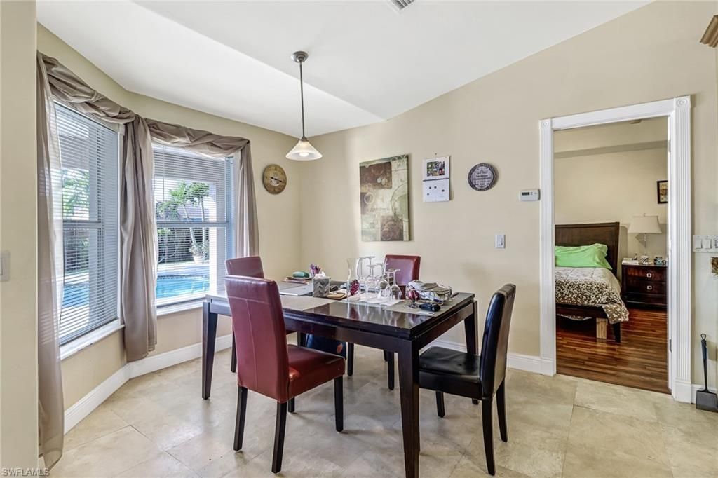930 SW 37th Ter, Cape Coral, FL 33914 Photo