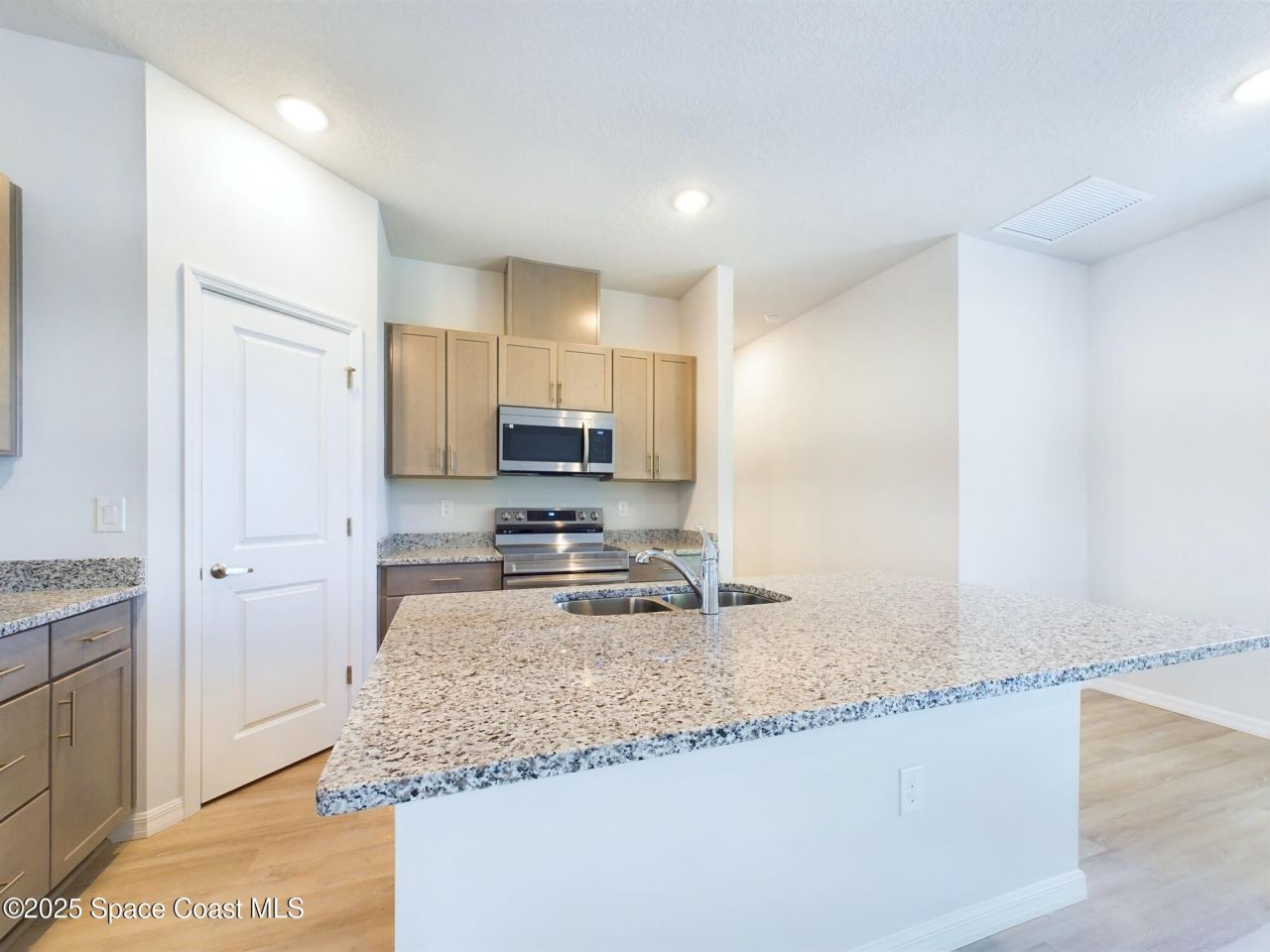 692 Mistletoe Street Sw, Palm Bay, FL 32908 Photo
