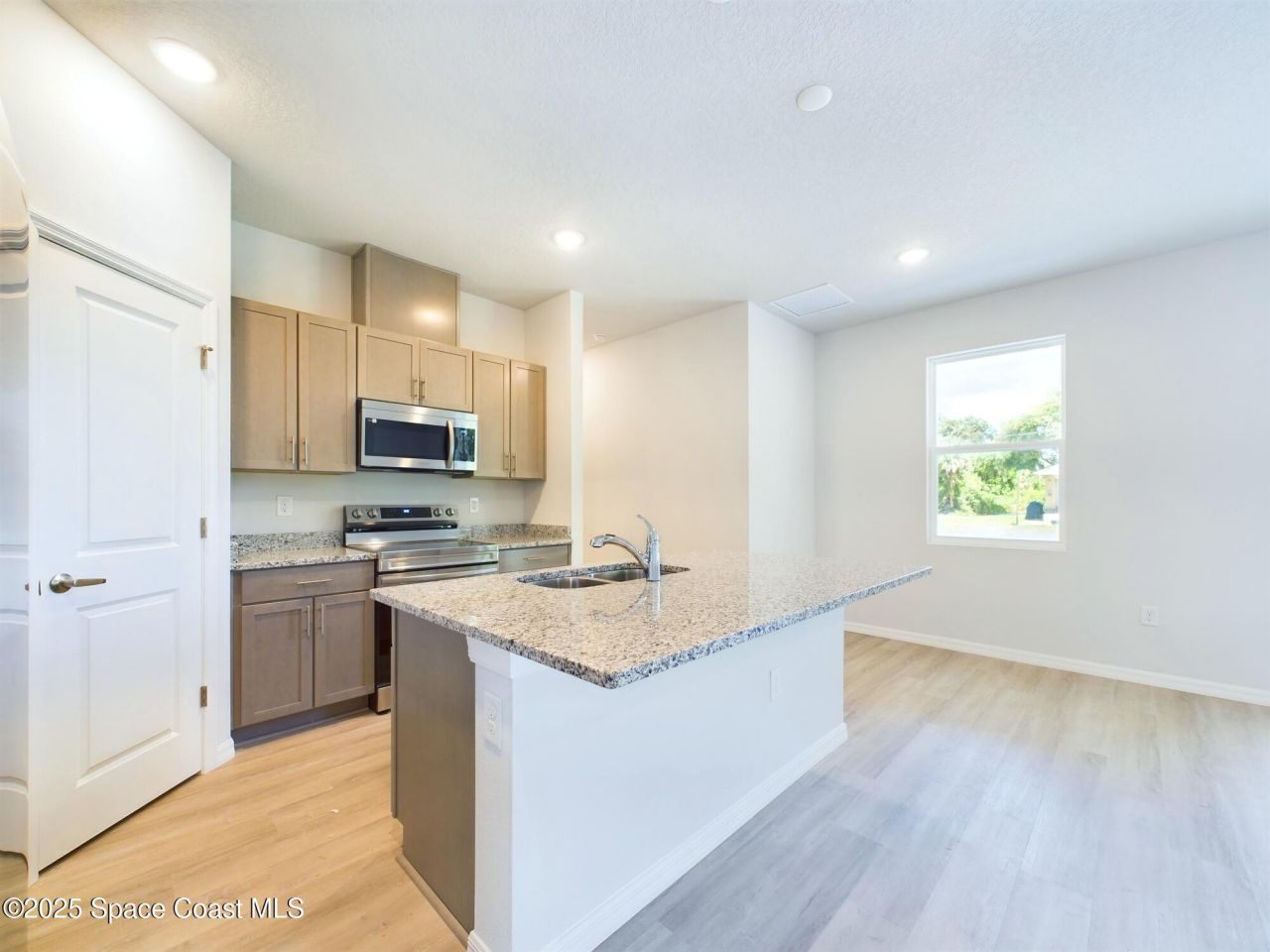 692 Mistletoe Street Sw, Palm Bay, FL 32908 Photo