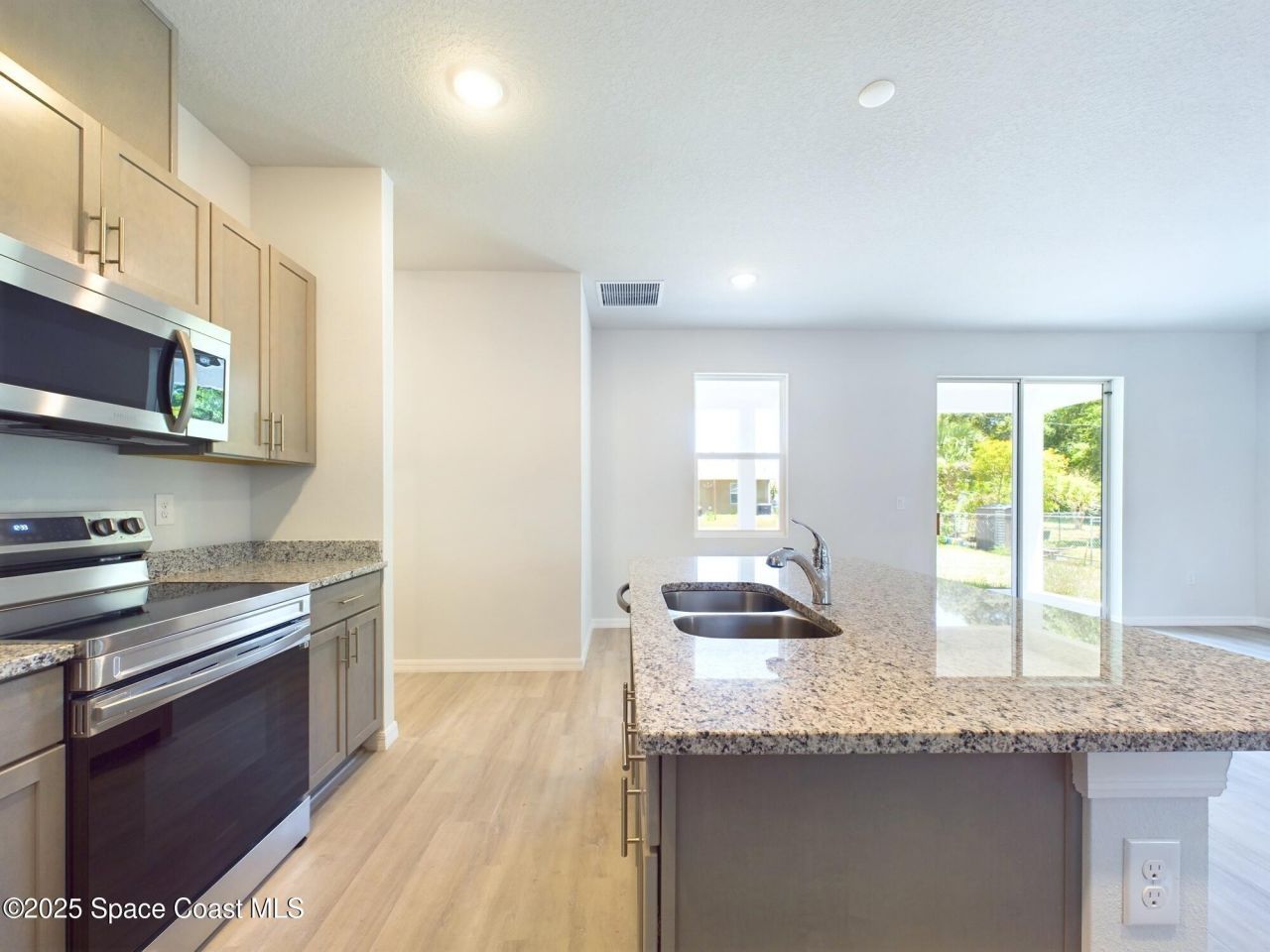 692 Mistletoe Street Sw, Palm Bay, FL 32908 Photo