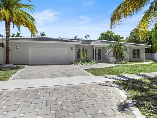 1820 NE 59th Ct, Fort Lauderdale, FL 33308