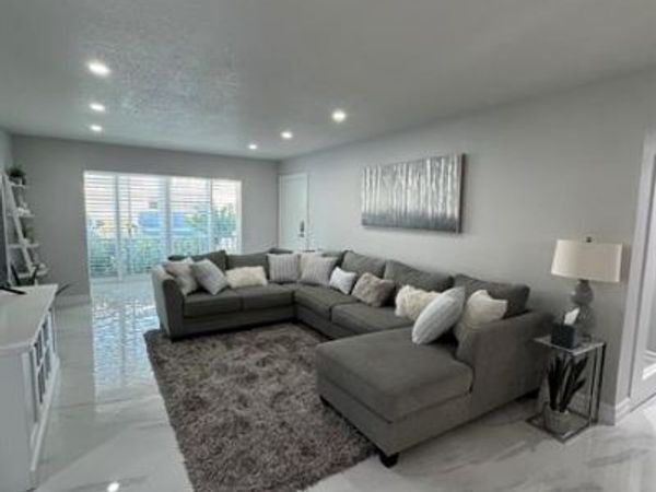 6379 Bay Club Dr, Unit 2, Fort Lauderdale, FL 33308