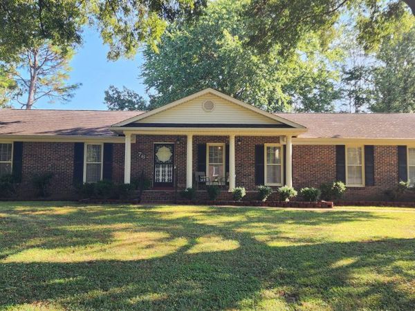 76 Moorewood Drive, Jackson, TN 38305