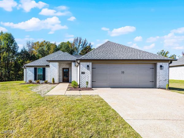 398 Fairway Boulevard , Jackson, TN 38305