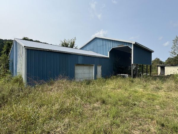 1955 Owings Rd, Shinnston, WV 26431