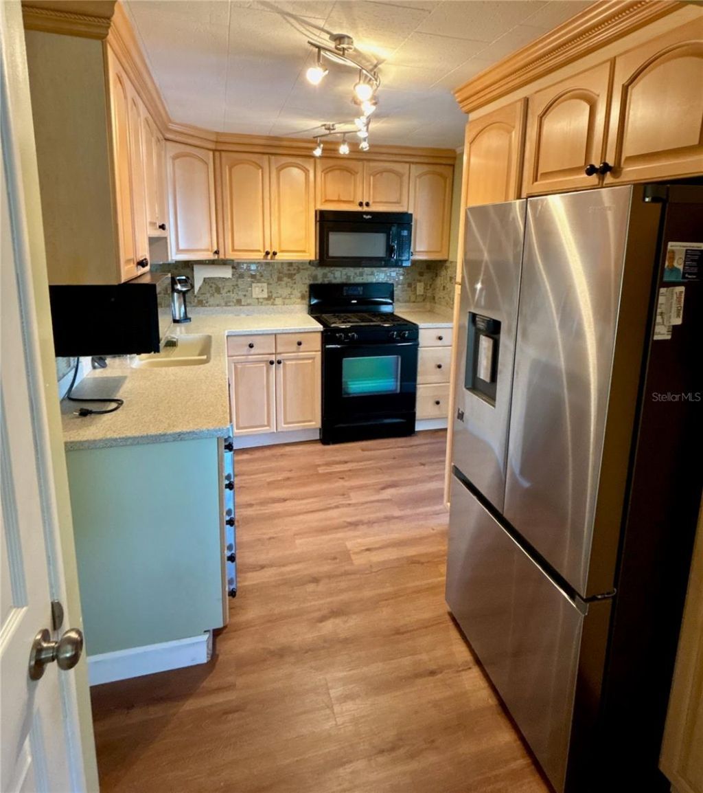 144 Americana Court Ne, Unit 218, Saint Petersburg, FL 33702 Photo