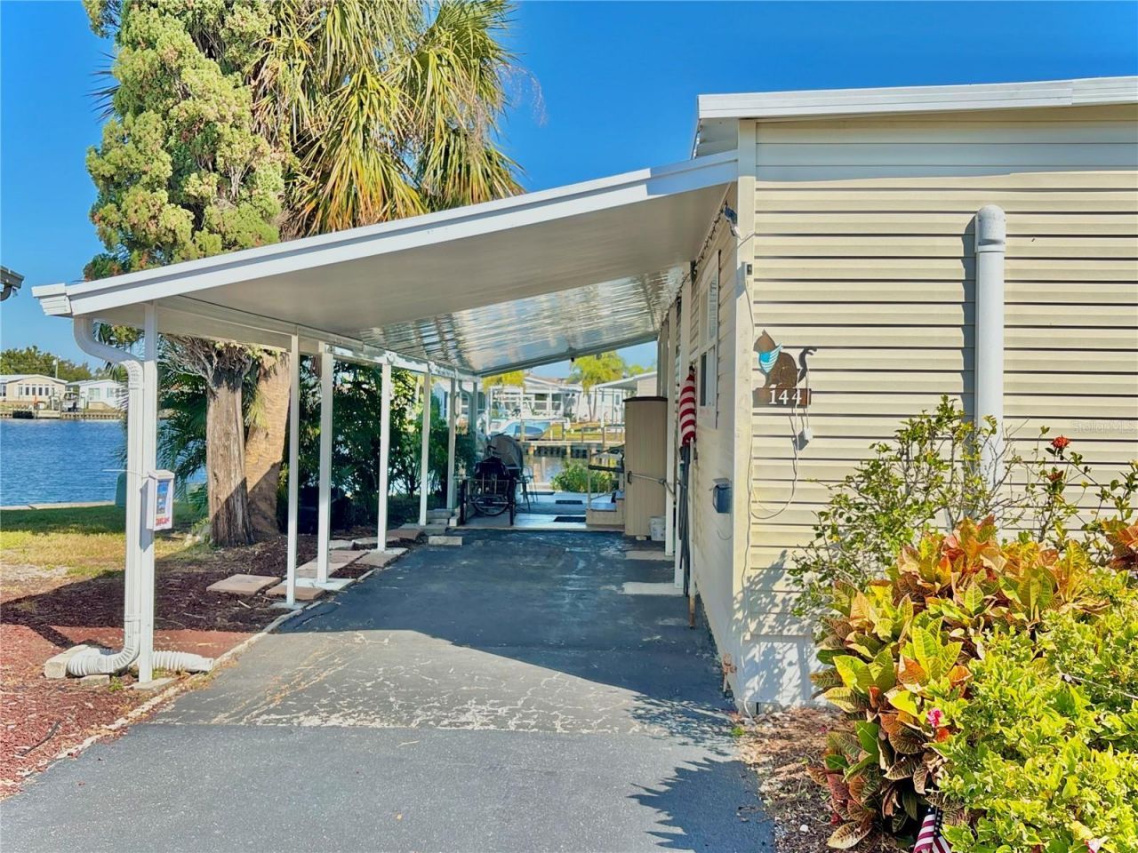 144 Americana Court Ne, Unit 218, Saint Petersburg, FL 33702 Photo