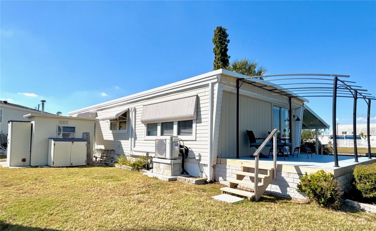 144 Americana Court Ne, Unit 218, Saint Petersburg, FL 33702 Photo