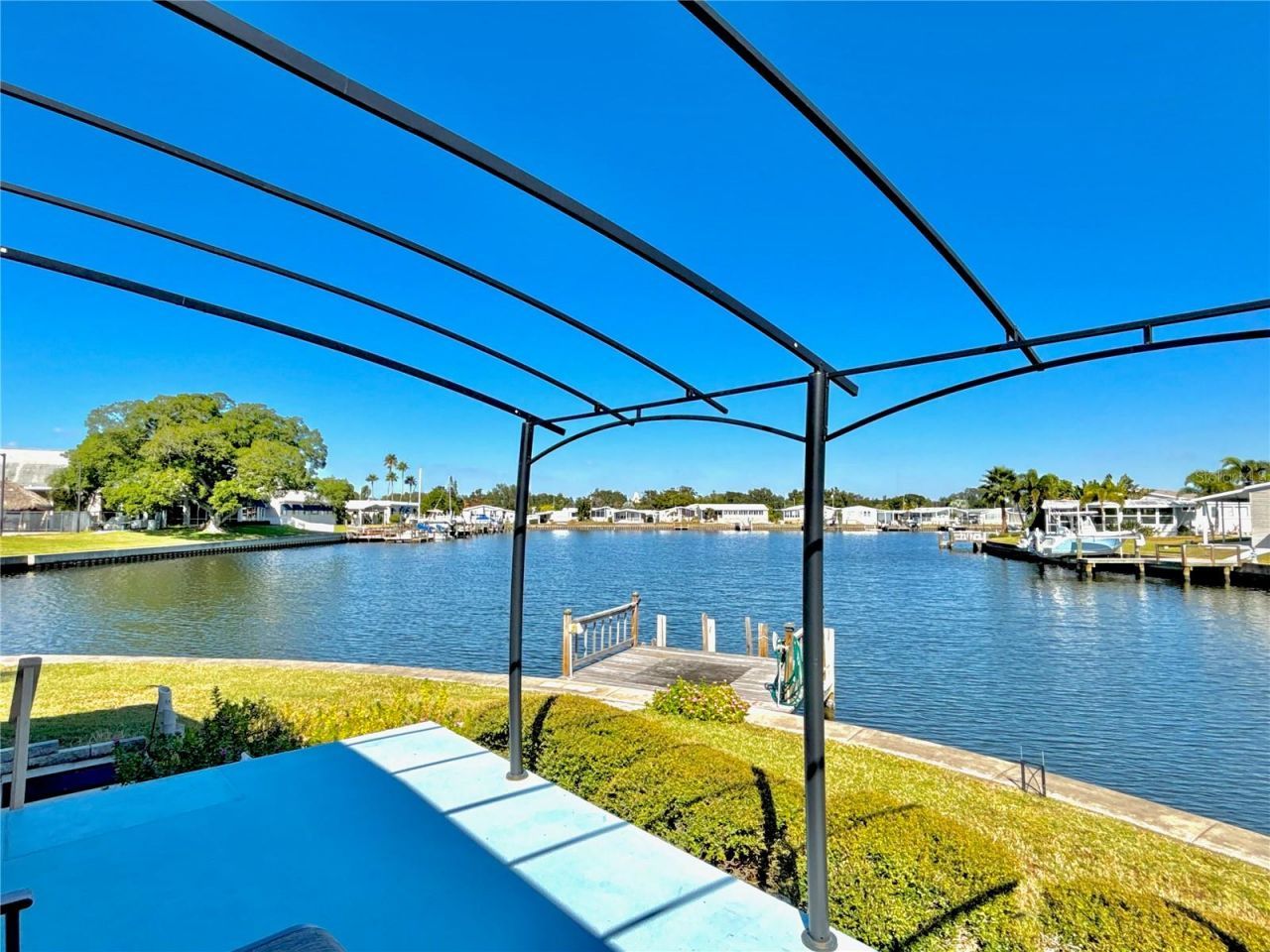 144 Americana Court Ne, Unit 218, Saint Petersburg, FL 33702 Photo