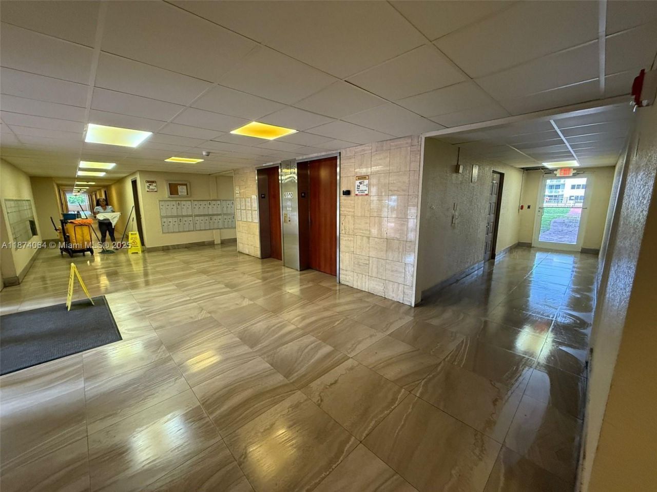 6940 Miami Gardens Dr, Unit 1-122, Hialeah, FL 33015 Photo