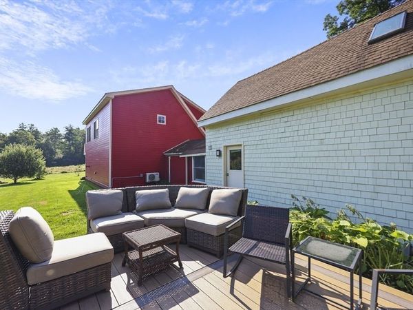 9 Castle Hill Rd, Stockbridge, MA 01262