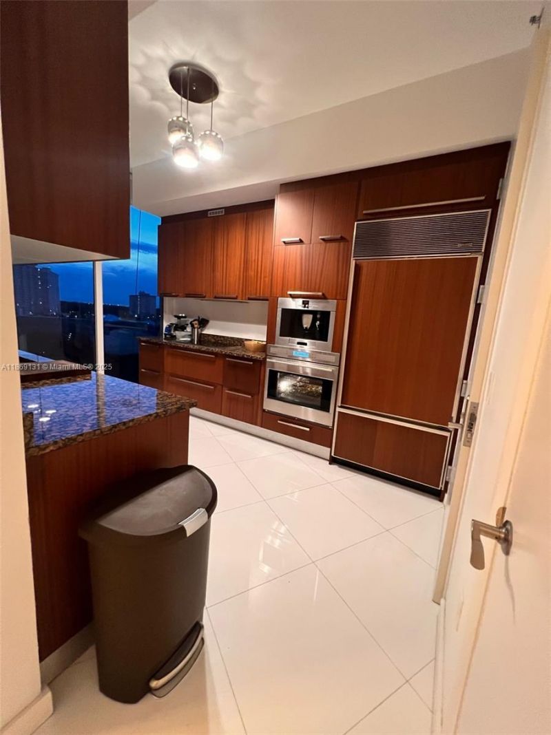 15811 Collins Ave, Unit 605, Sunny Isles Beach, FL 33160 Photo