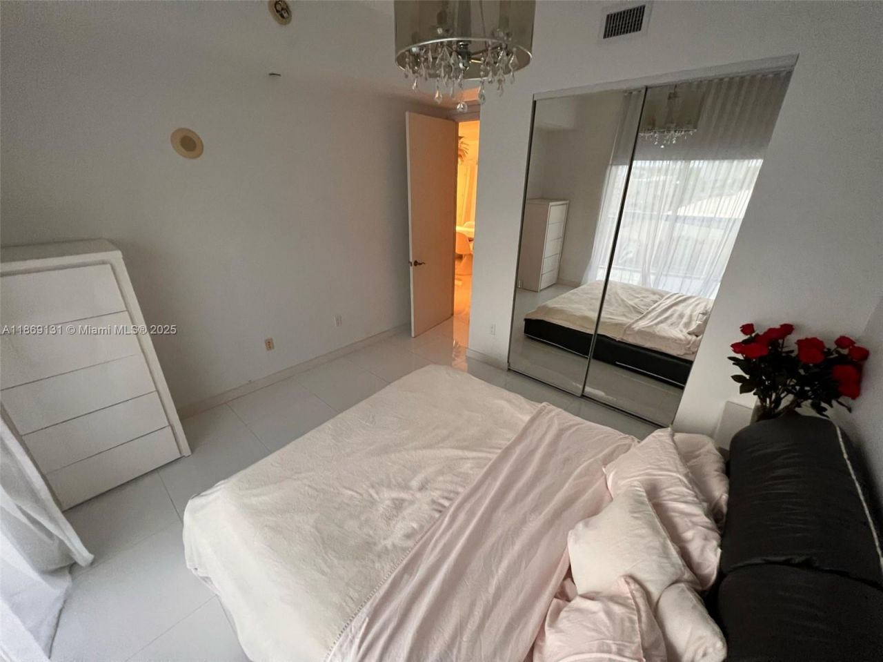 15811 Collins Ave, Unit 605, Sunny Isles Beach, FL 33160 Photo