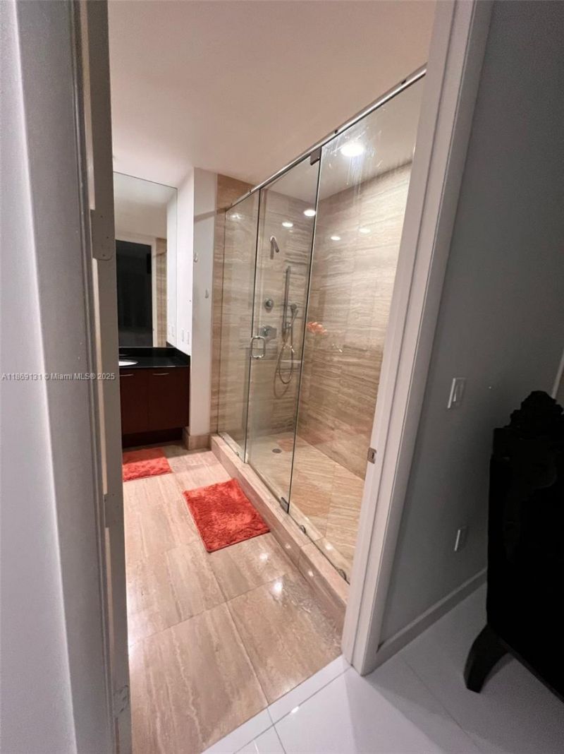 15811 Collins Ave, Unit 605, Sunny Isles Beach, FL 33160 Photo