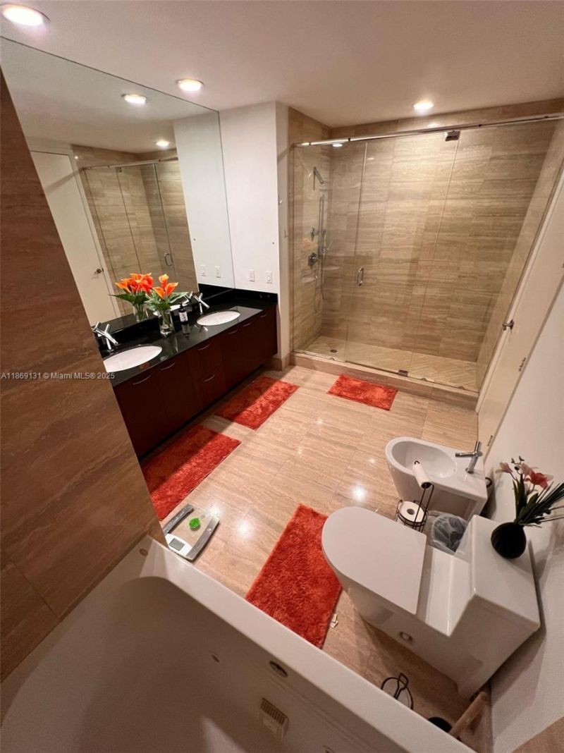 15811 Collins Ave, Unit 605, Sunny Isles Beach, FL 33160 Photo