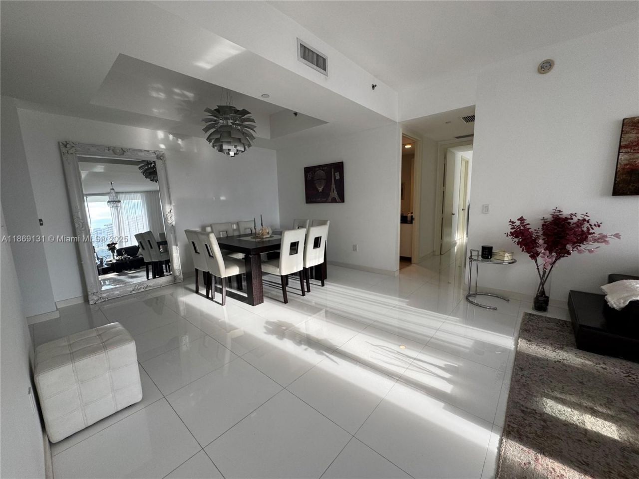 15811 Collins Ave, Unit 605, Sunny Isles Beach, FL 33160 Photo