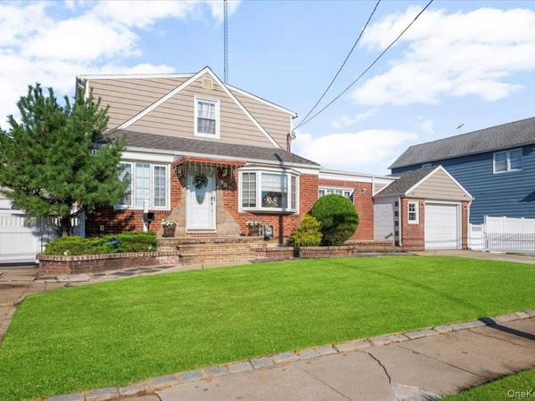 50 Haven Avenue, Valley Stream, NY 11580