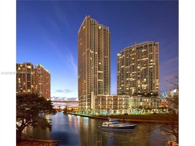 90 SW 3rd St, Unit 1809, Miami, FL 33130 Photo