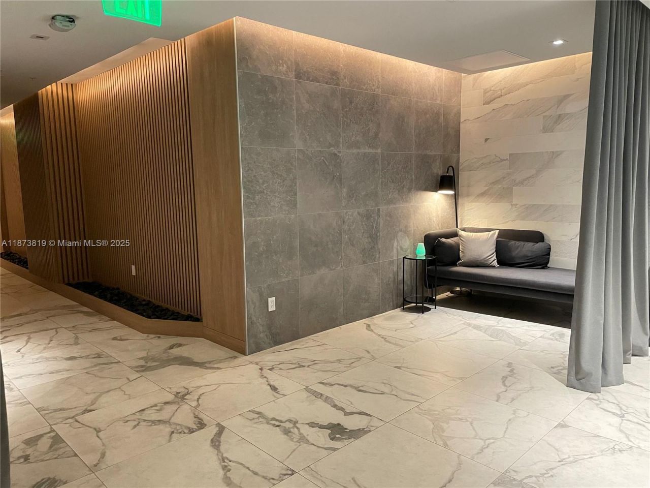 90 SW 3rd St, Unit 1809, Miami, FL 33130 Photo