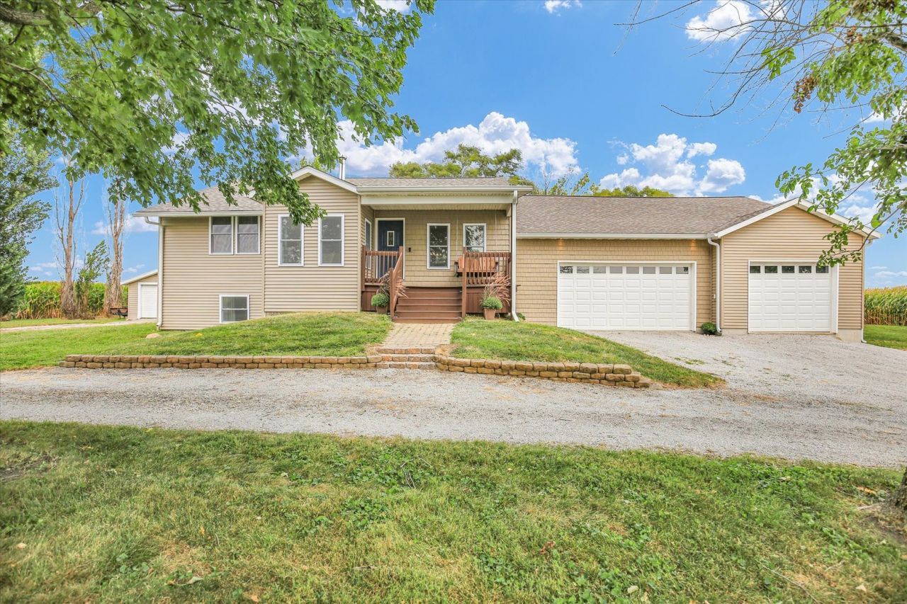 730 E County Road 750, Tuscola, IL 61953