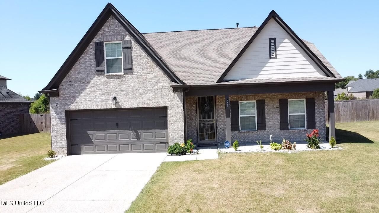 5819 Tucker Landing Drive, Horn Lake, MS 38637 Main Photo