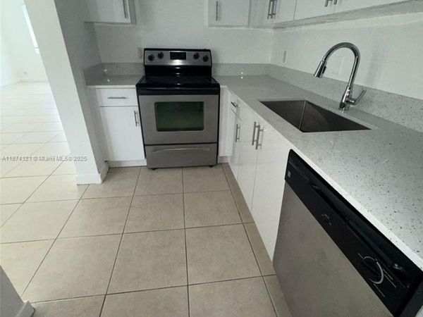 13700 NE 6th Ave, Unit 213, North Miami, FL 33161