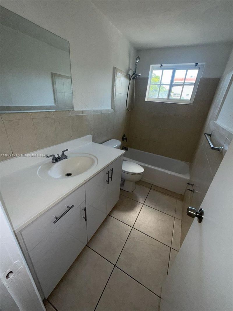 13700 NE 6th Ave, Unit 213, North Miami, FL 33161 Photo