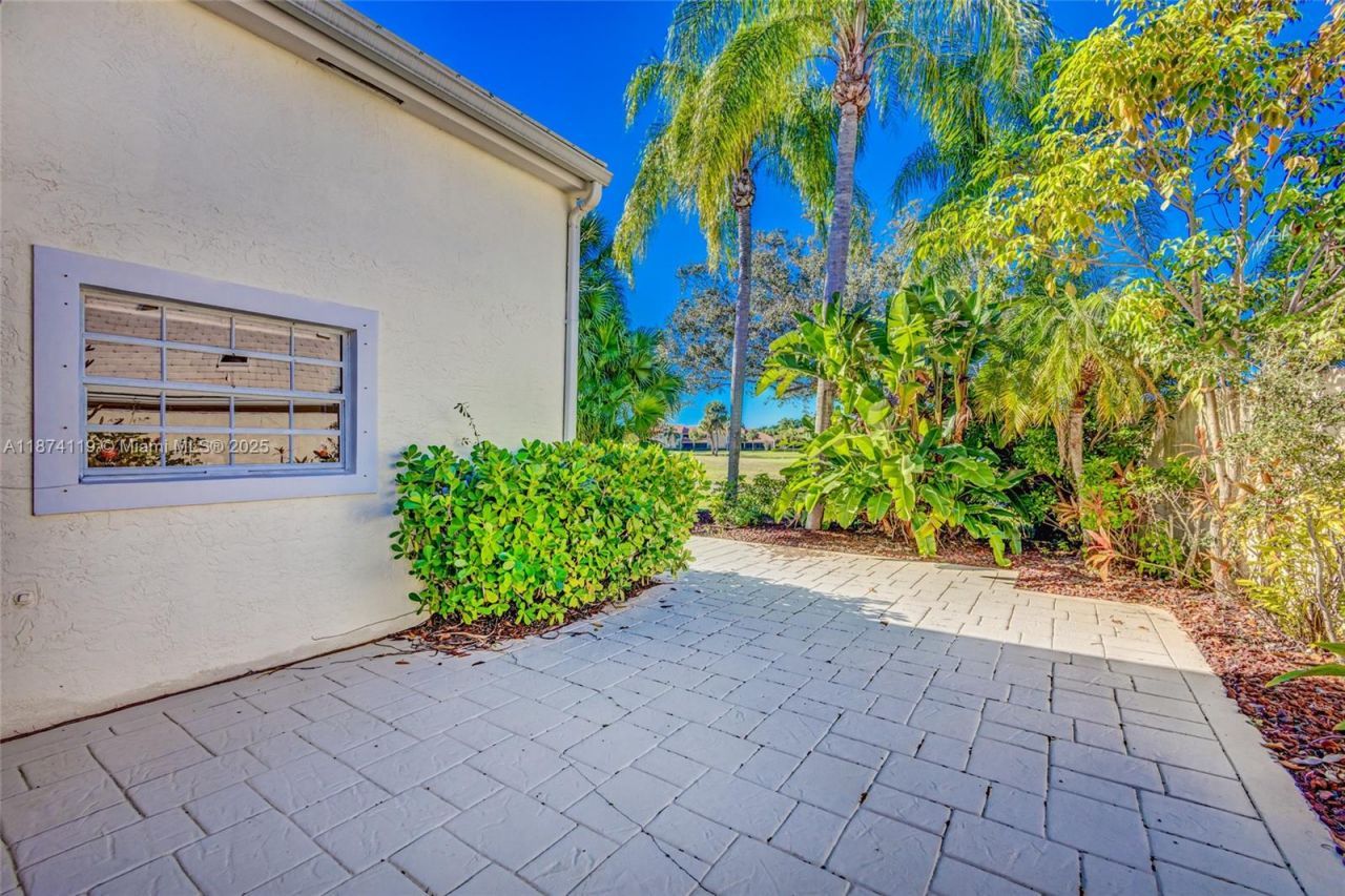 30 Windsor Ln, Palm Beach Gardens, FL 33418 Photo