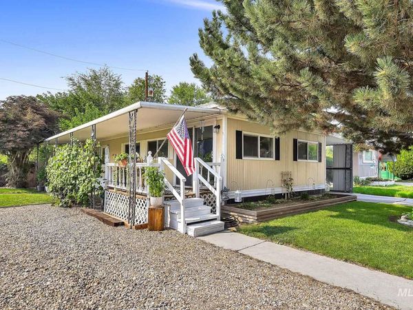 132 S Young Lane, Eagle, ID 83616