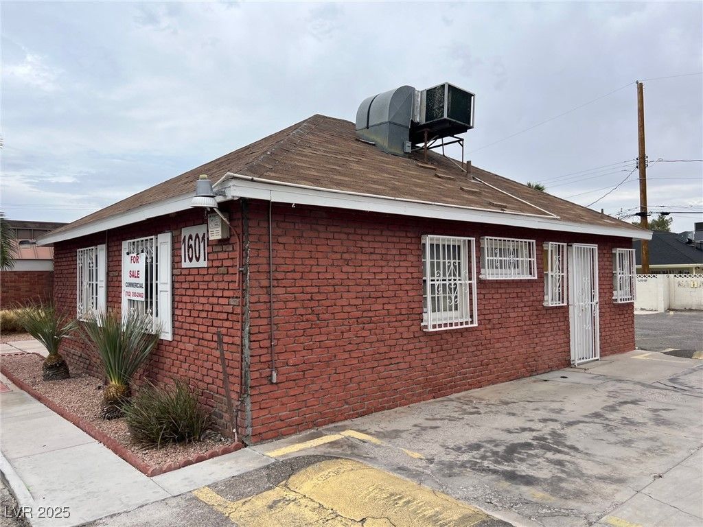 1601 S Maryland Parkway, Las Vegas, NV 89104 Main Photo