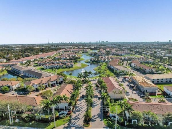 4199 Napoli Lake Drive, Riviera Beach, FL 33410