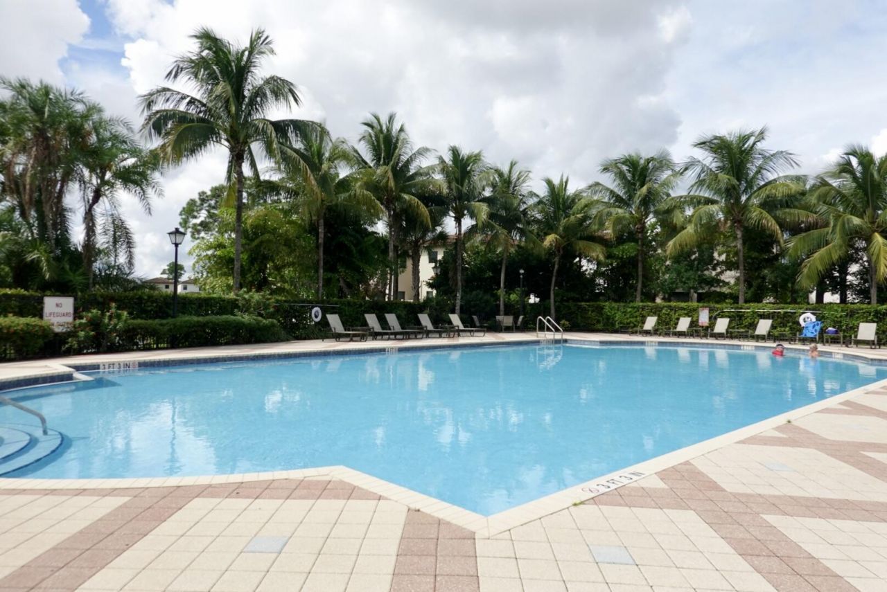 4199 Napoli Lake Drive, Riviera Beach, FL 33410 Photo