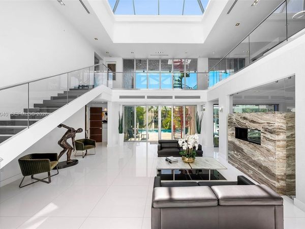 300 Royal Plaza Dr, Fort Lauderdale, FL 33301