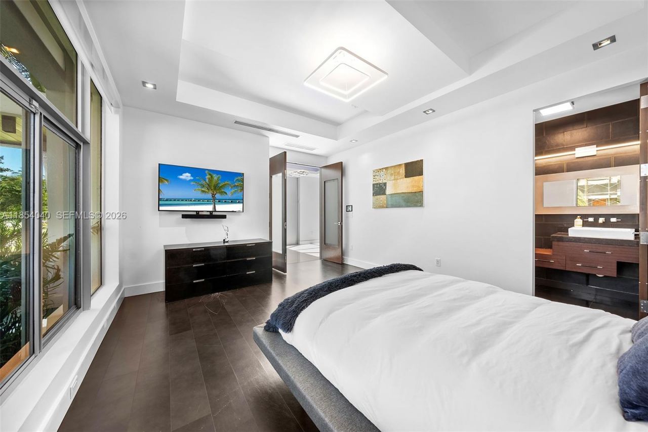 300 Royal Plaza Dr, Fort Lauderdale, FL 33301 Photo