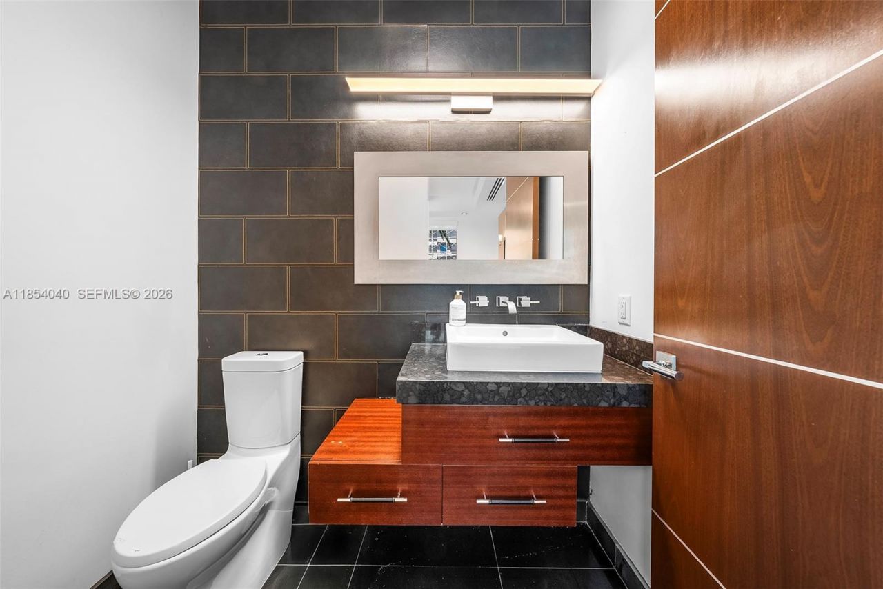 300 Royal Plaza Dr, Fort Lauderdale, FL 33301 Photo