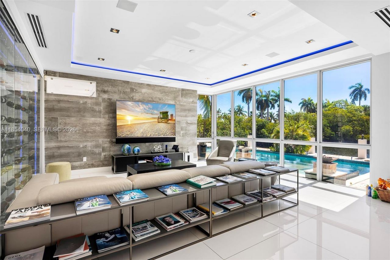 300 Royal Plaza Dr, Fort Lauderdale, FL 33301 Photo