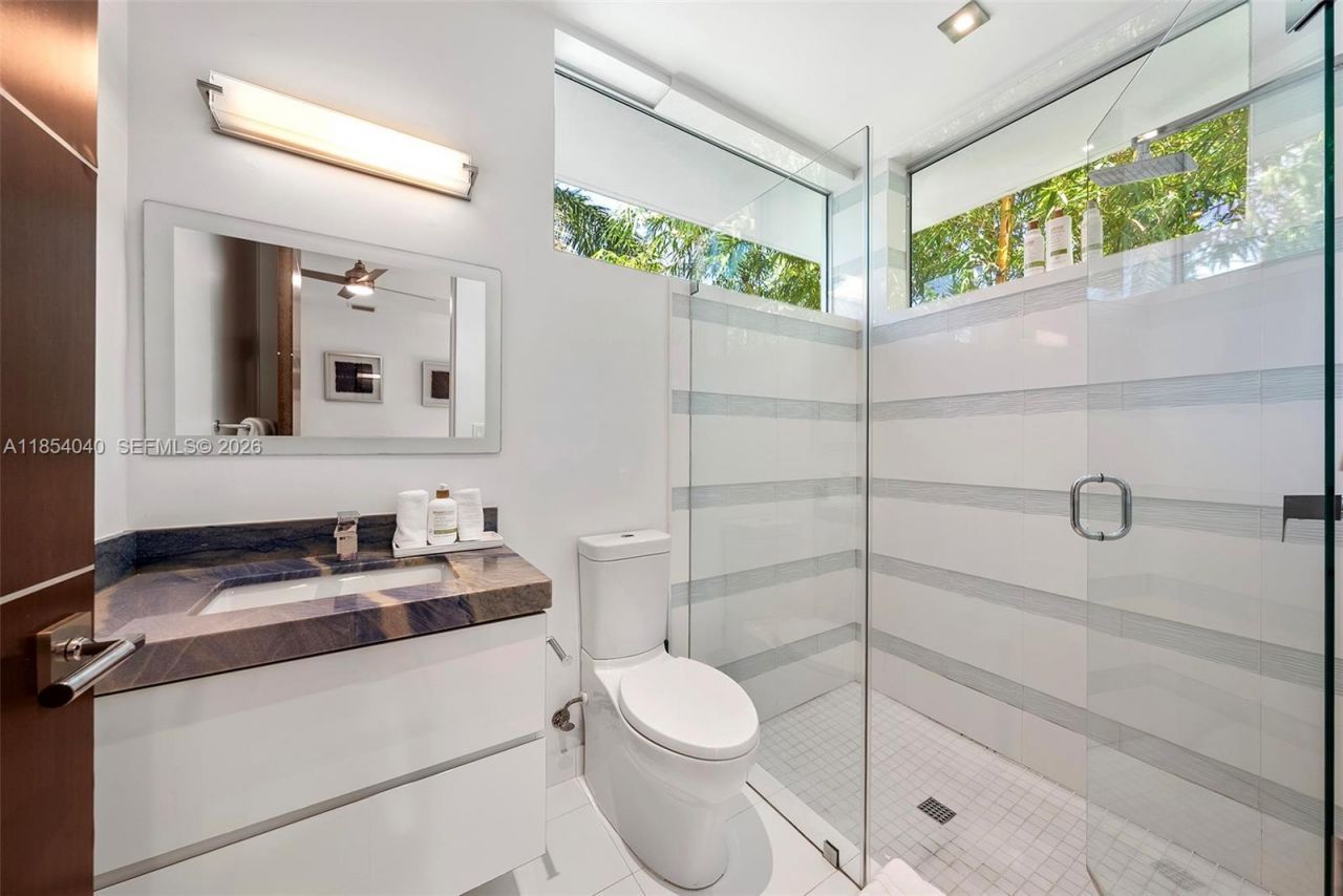 300 Royal Plaza Dr, Fort Lauderdale, FL 33301 Photo