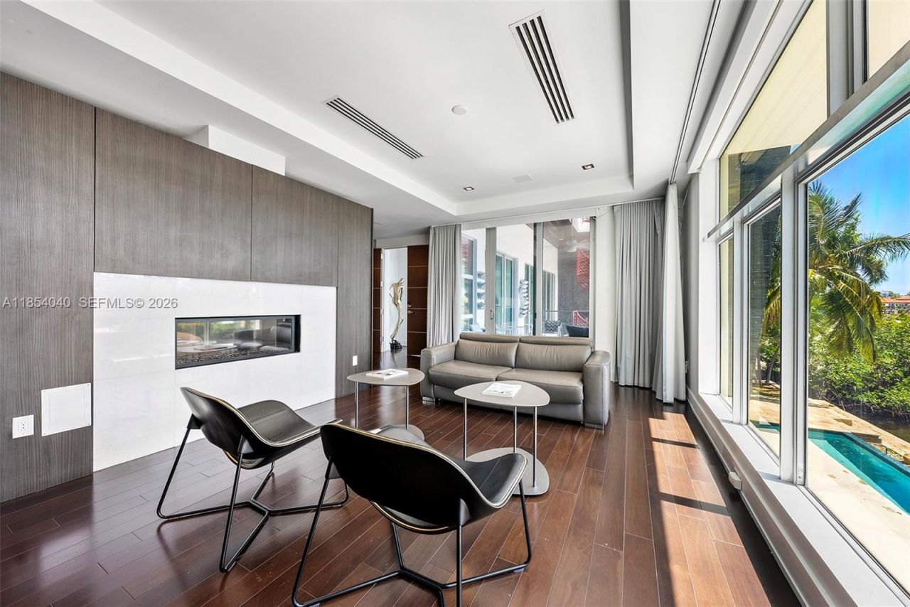 300 Royal Plaza Dr, Fort Lauderdale, FL 33301 Photo