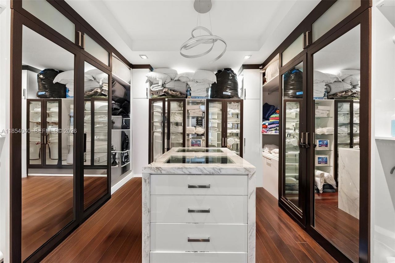 300 Royal Plaza Dr, Fort Lauderdale, FL 33301 Photo