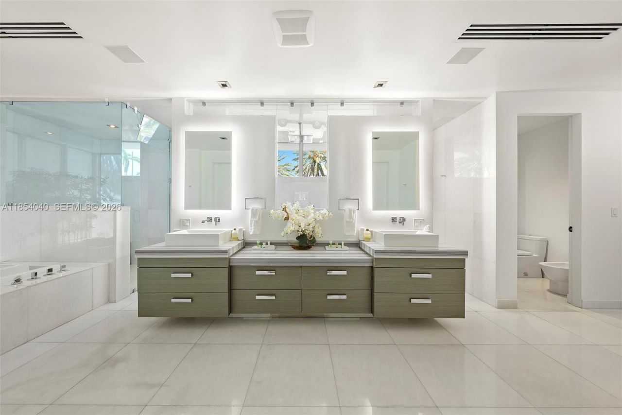 300 Royal Plaza Dr, Fort Lauderdale, FL 33301 Photo