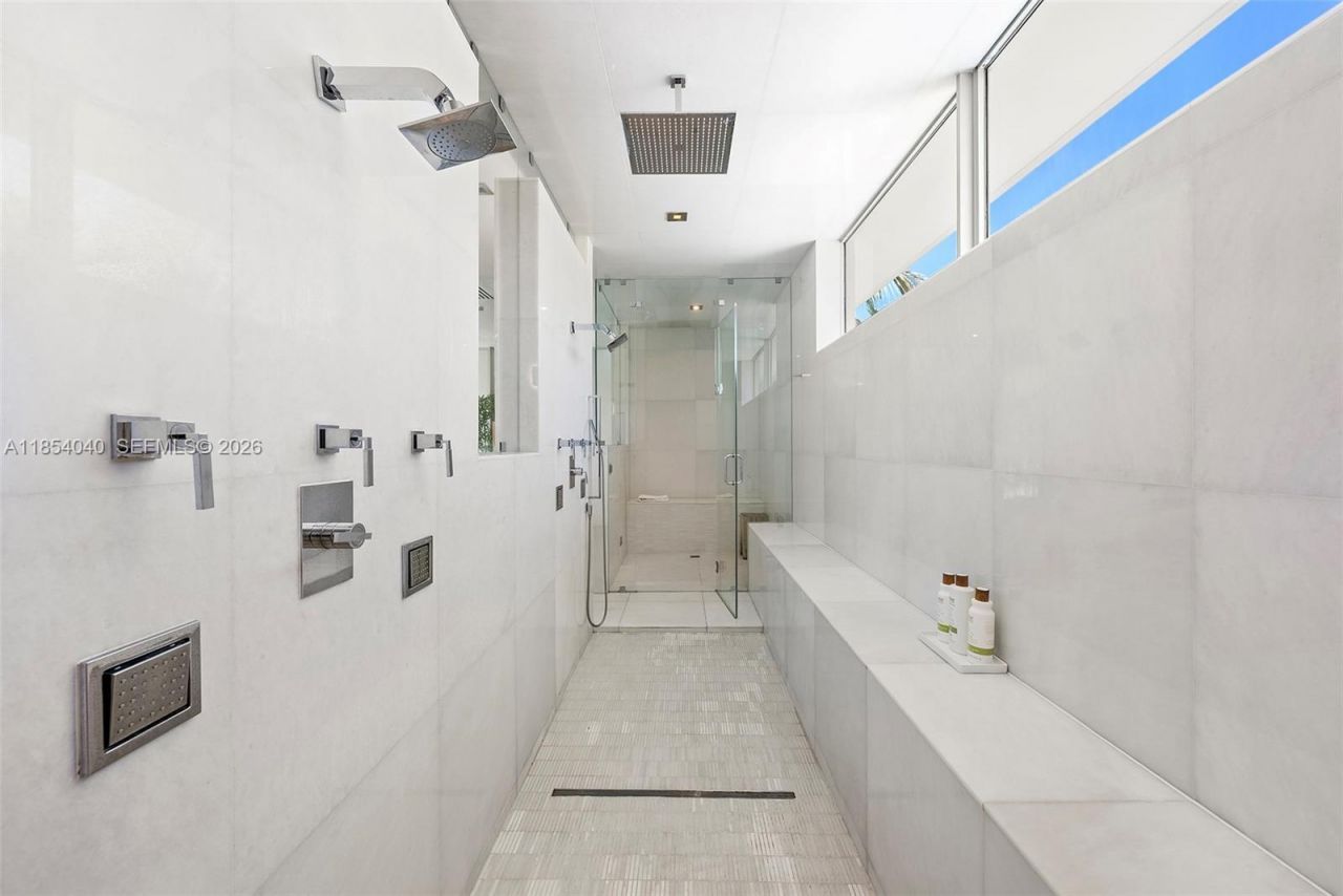 300 Royal Plaza Dr, Fort Lauderdale, FL 33301 Photo