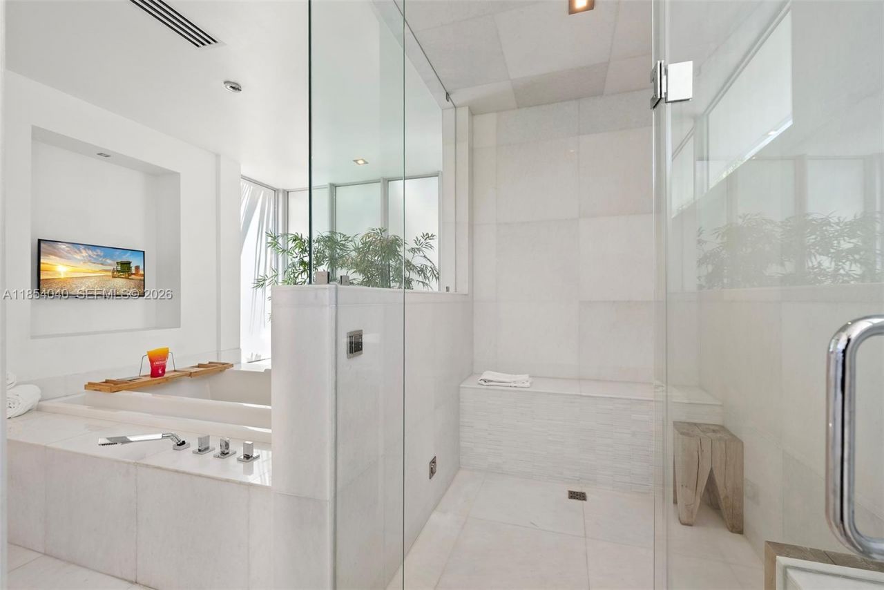 300 Royal Plaza Dr, Fort Lauderdale, FL 33301 Photo