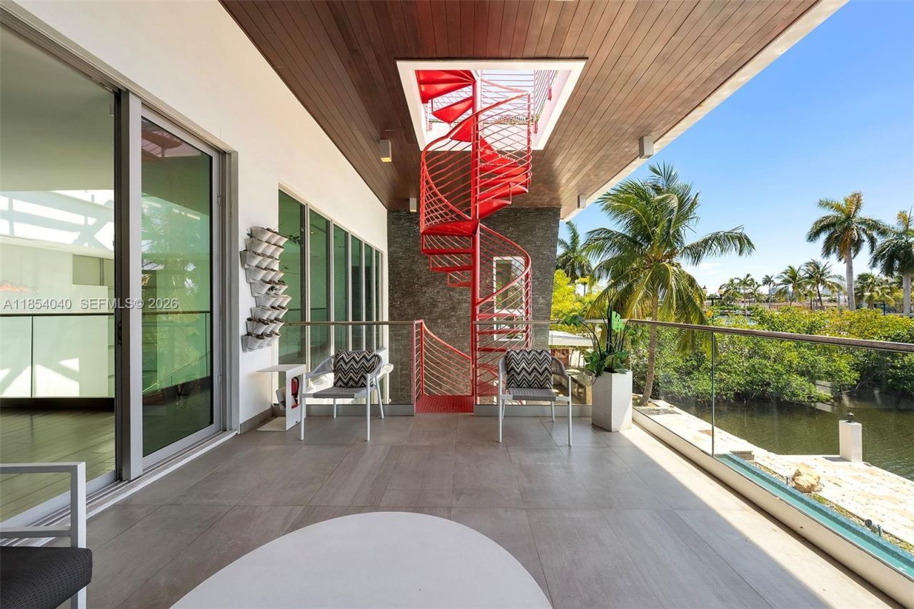 300 Royal Plaza Dr, Fort Lauderdale, FL 33301 Photo