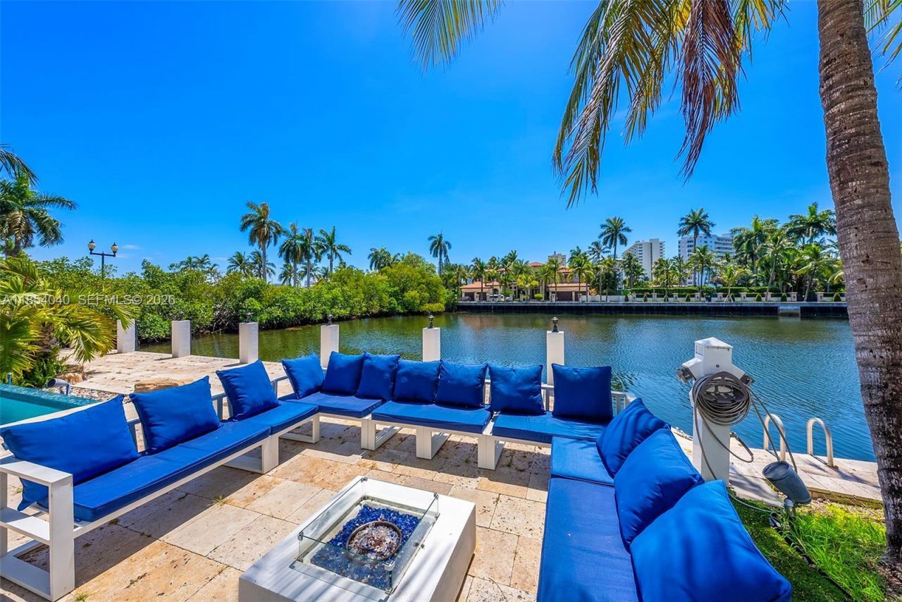 300 Royal Plaza Dr, Fort Lauderdale, FL 33301 Photo