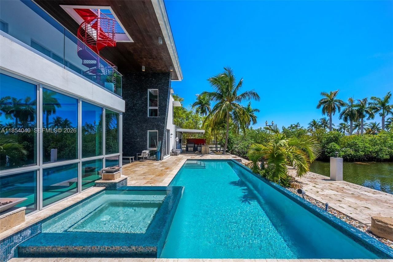 300 Royal Plaza Dr, Fort Lauderdale, FL 33301 Photo