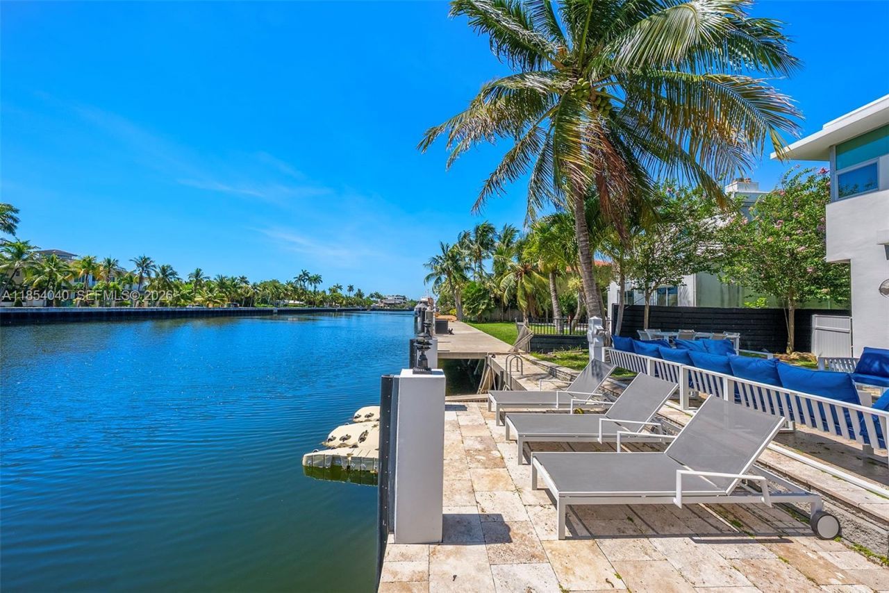 300 Royal Plaza Dr, Fort Lauderdale, FL 33301 Photo