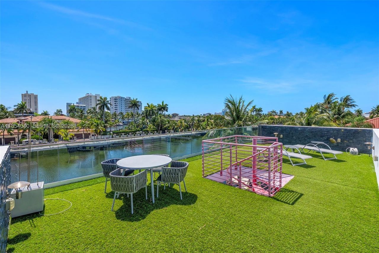 300 Royal Plaza Dr, Fort Lauderdale, FL 33301 Photo