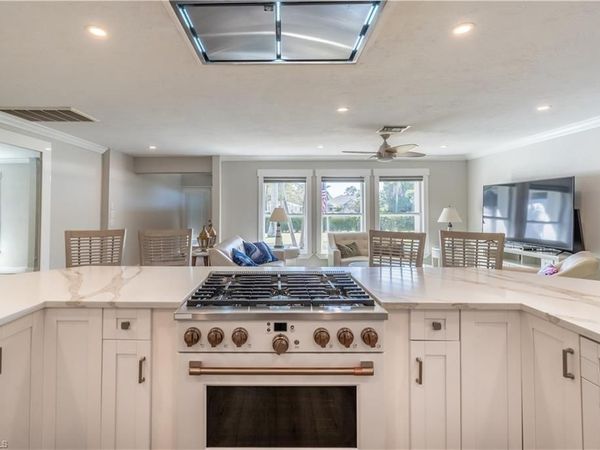 2237 Kings Lake BLVD, NAPLES, FL 34112