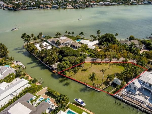 930 18th AVE S, NAPLES, FL 34102